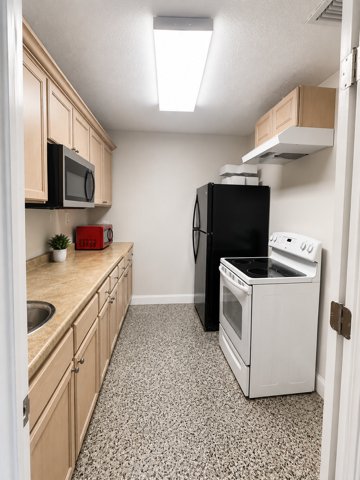 Fully-equipped resident kitchen